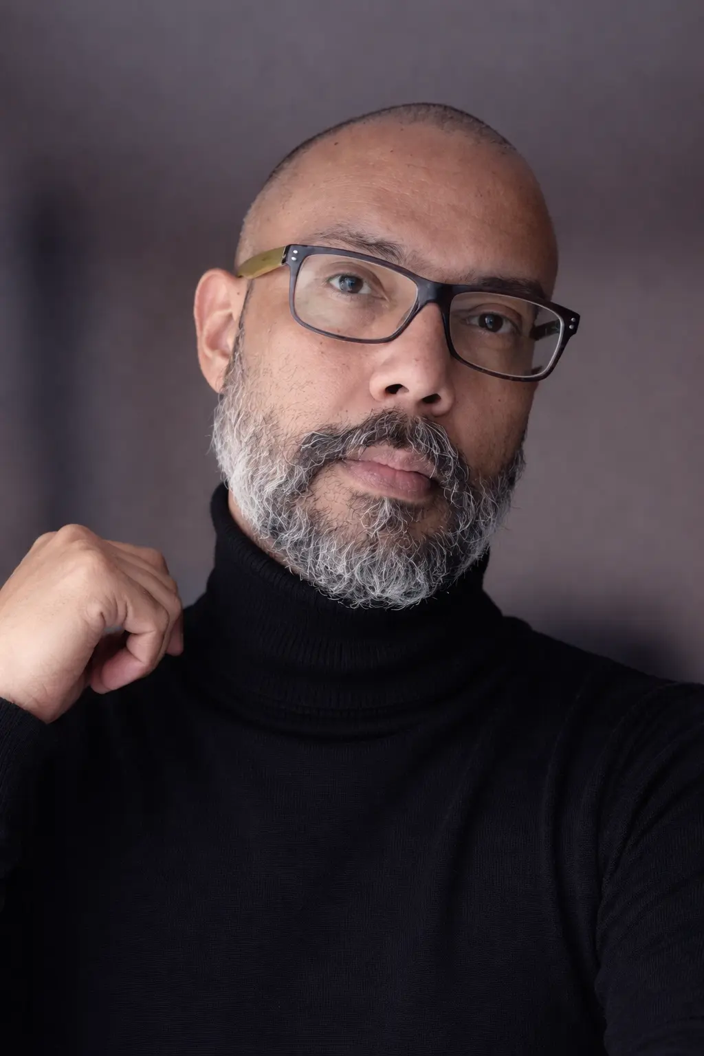 Byron Baron, cofondateur de Stream & Rise, stratège SEO et chanteur lyrique